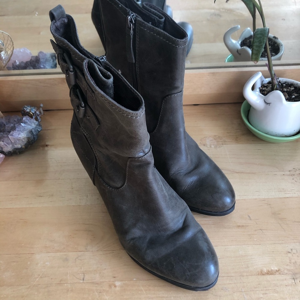 Biala Green Boot with Buckle - Picture 5 of 8